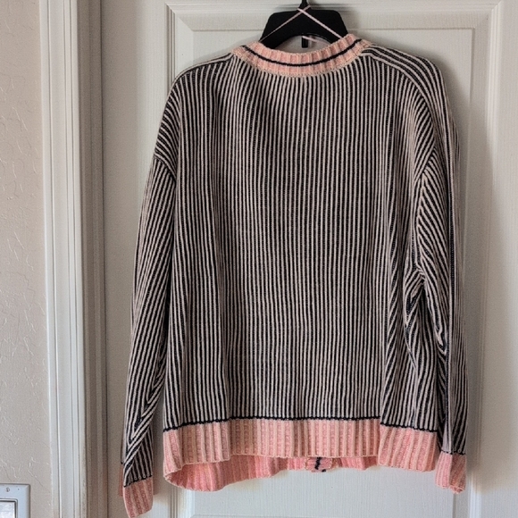 Chic Striped Cardigan in Pink and Black - Picture 3 of 11